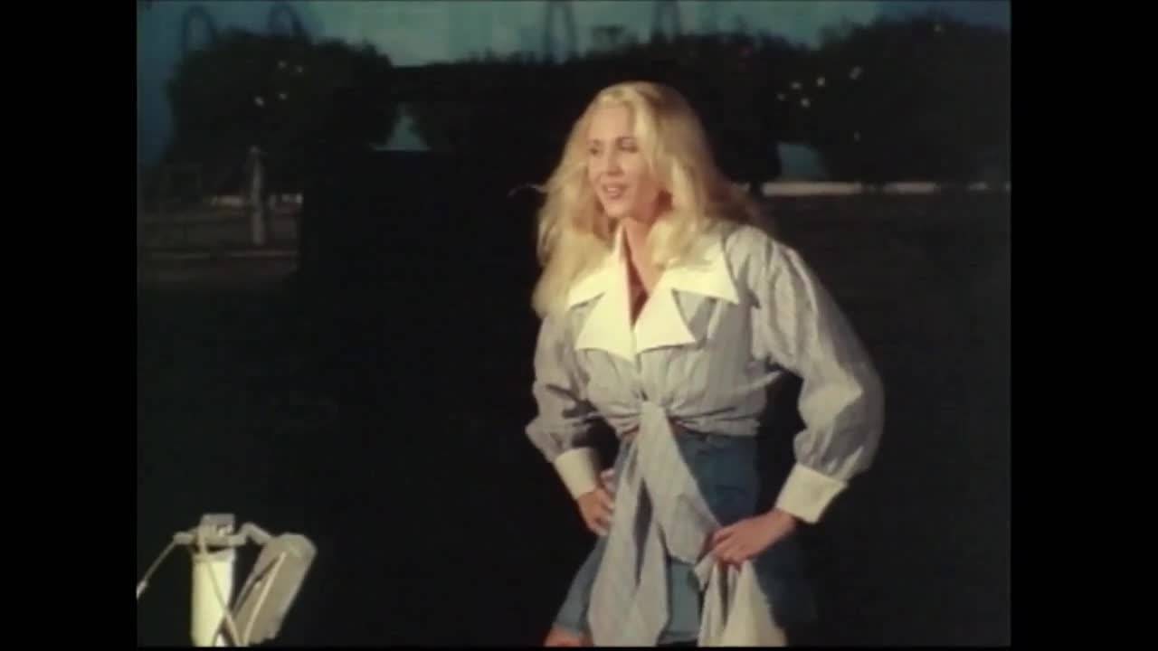 Porno retro de Julia Ann durant un voyage