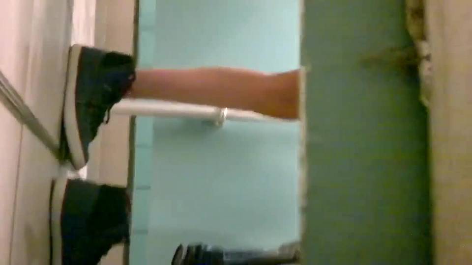 Relation torride dans le vestiaire d'une piscine
