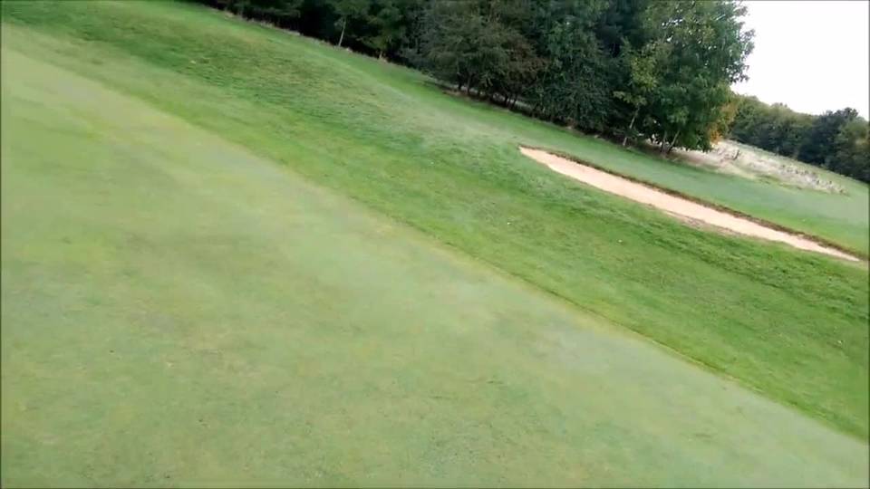 Pipe et baise sur un terrain de golf
