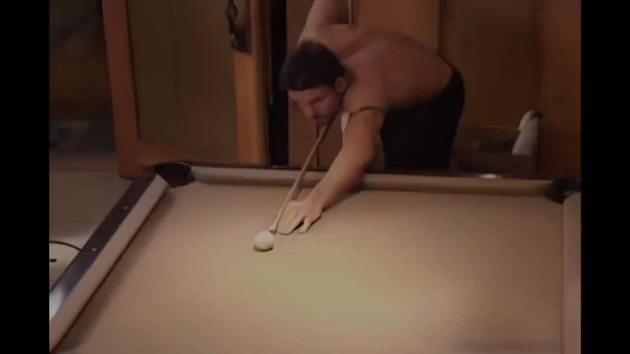 Black sodomisée sur la table de billard